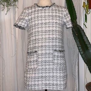 Classy dress 🖤🤍